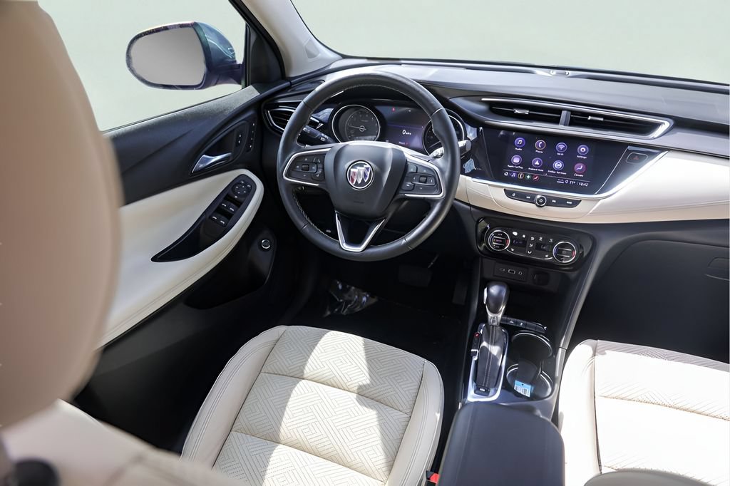 Used 2022 Buick Encore GX Essence w/ Experience Buick Package FWD image 28