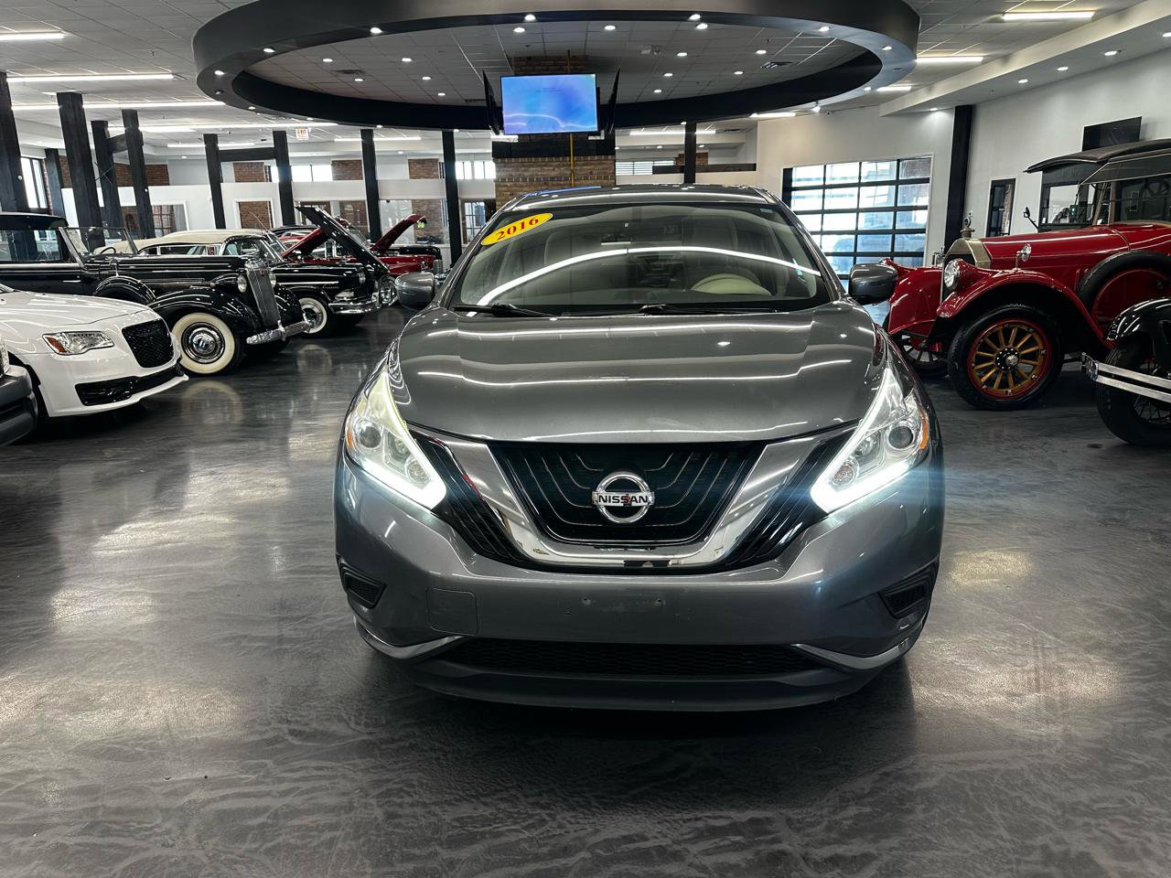 Used 2016 Nissan Murano S w/ Navigation Package AWD/4WD image 2