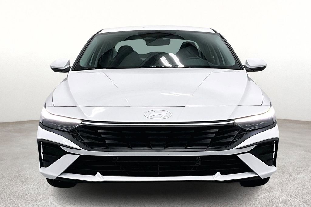 Used 2026 Hyundai Elantra Blue image 5