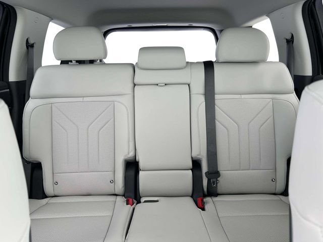 Used 2026 Hyundai Santa Fe SEL AWD/4WD image 15