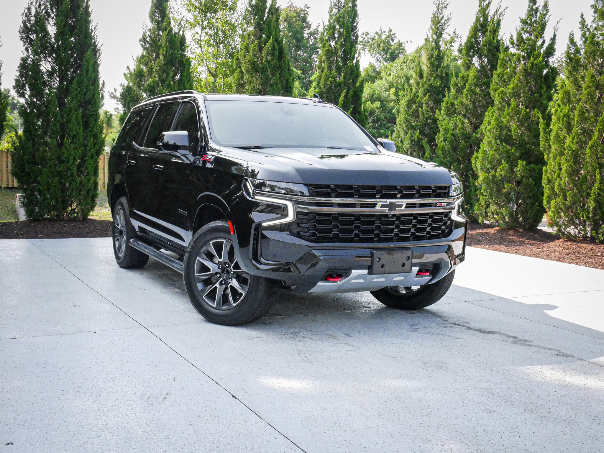 Used 2021 Chevrolet Tahoe Z71 w/ Z71 Signature Package AWD/4WD image 2