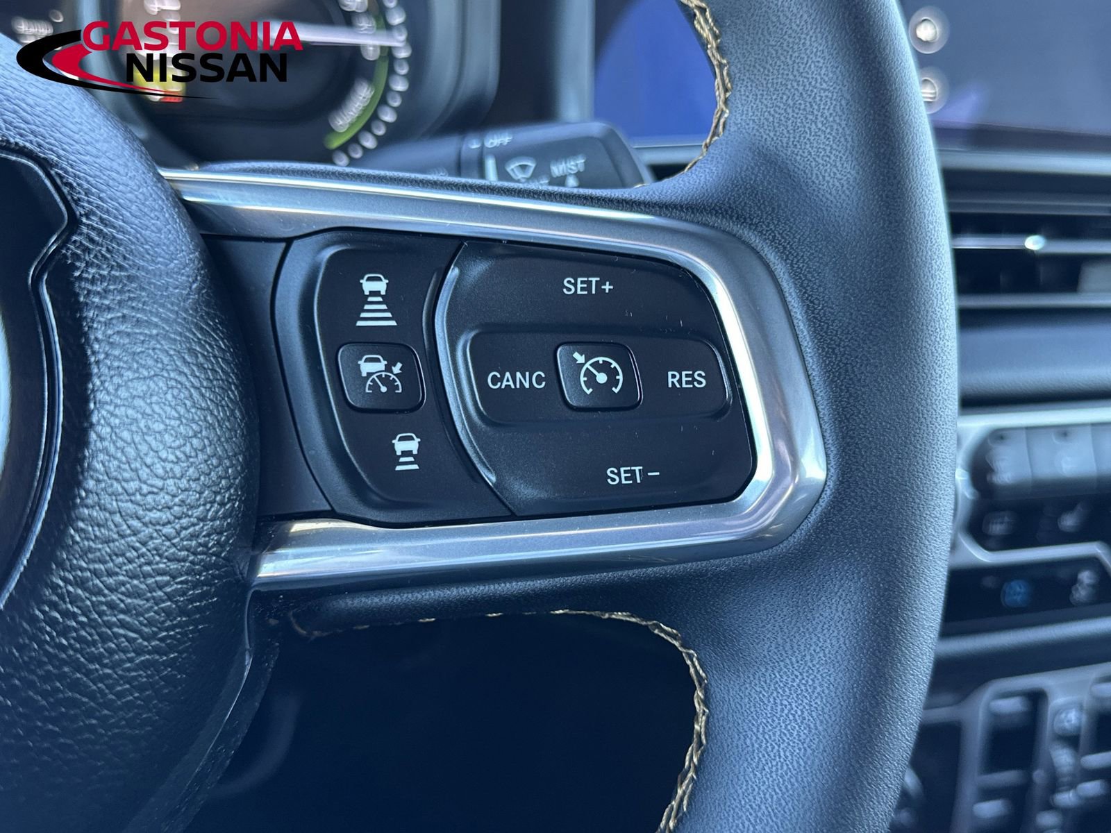 Used 2024 Jeep Wrangler Unlimited Sahara w/ Technology Group image 13