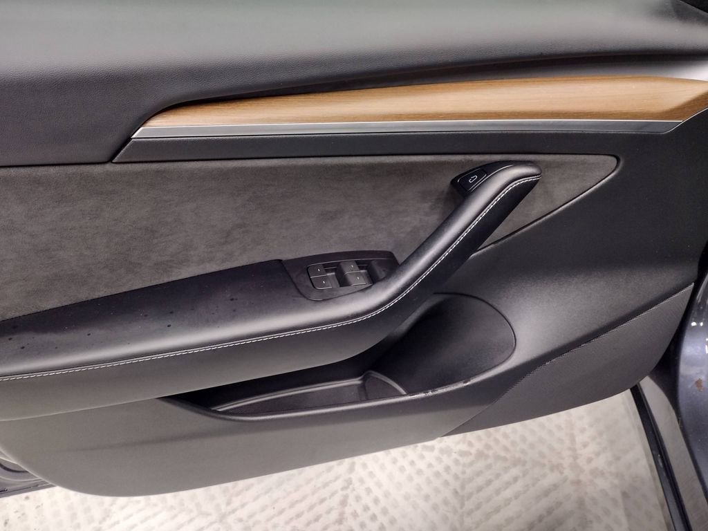 Used 2023 Tesla Model 3 Standard Range image 17