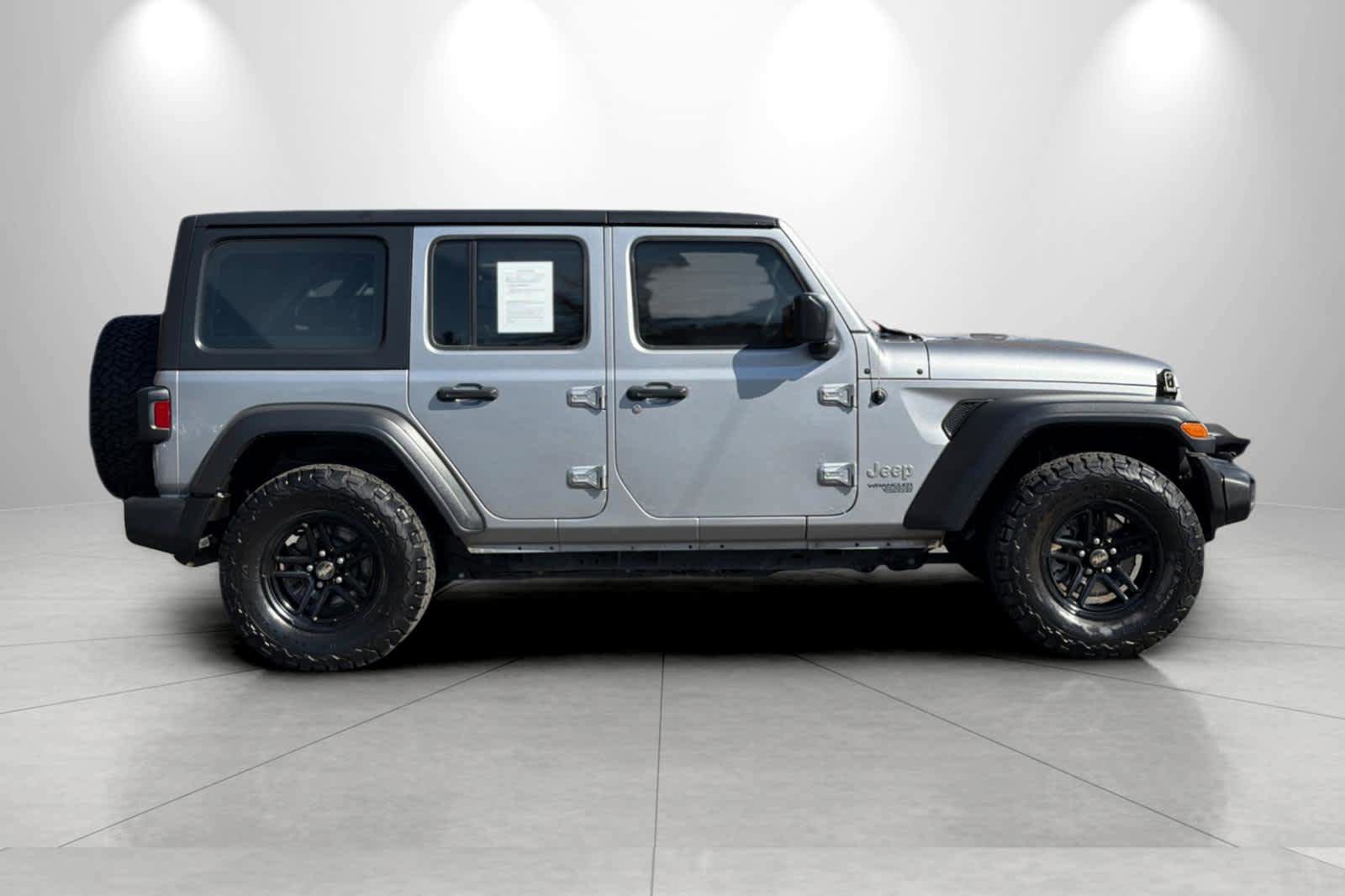 Used 2018 Jeep Wrangler Unlimited Sport AWD/4WD image 8