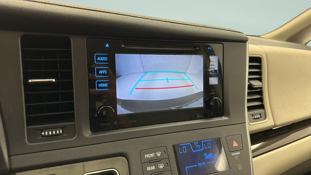 Used 2017 Toyota Sienna XLE w/ XLE Navigation Package AWD/4WD image 20