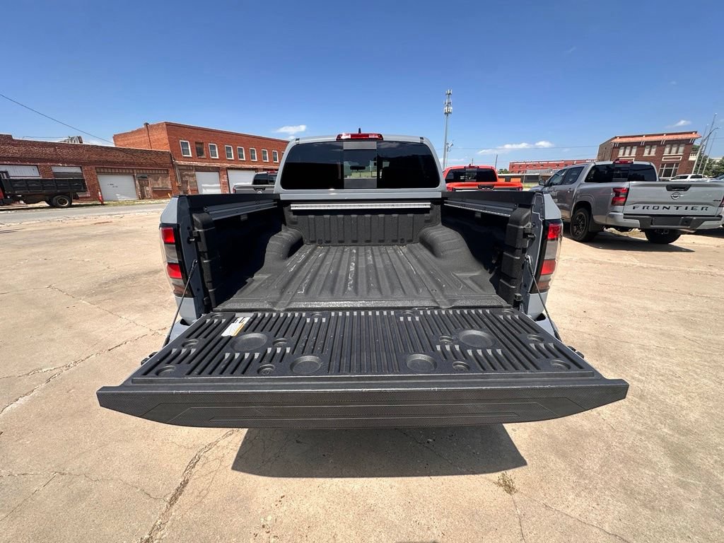 Used 2025 Nissan Frontier PRO-4X w/ Pro Convenience Package AWD/4WD image 6