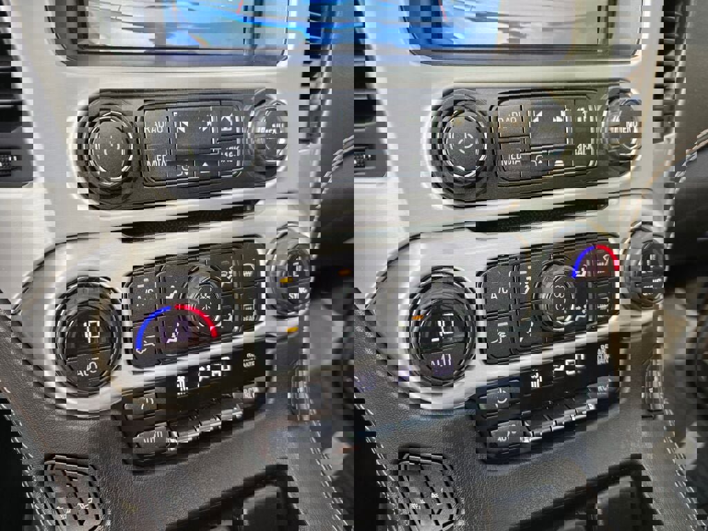 Used 2019 GMC Yukon SLT image 33