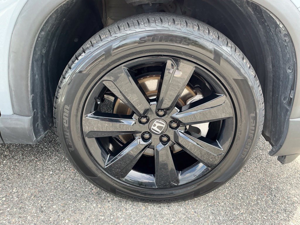 Certified 2025 Honda Pilot Black Edition image 15
