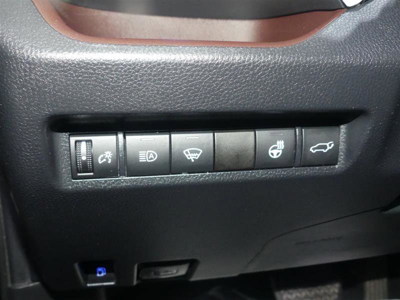 Used 2020 Toyota RAV4 Limited w/ Limited Grade Weather Package AWD/4WD image 29