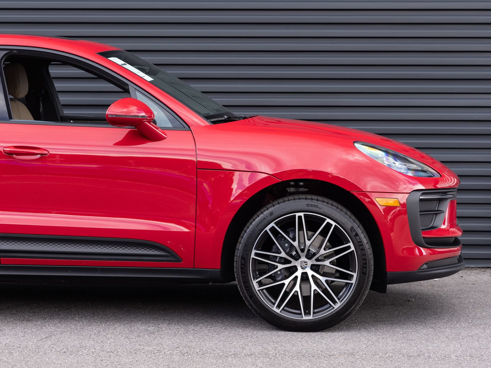 Certified 2026 Porsche Macan AWD/4WD image 9