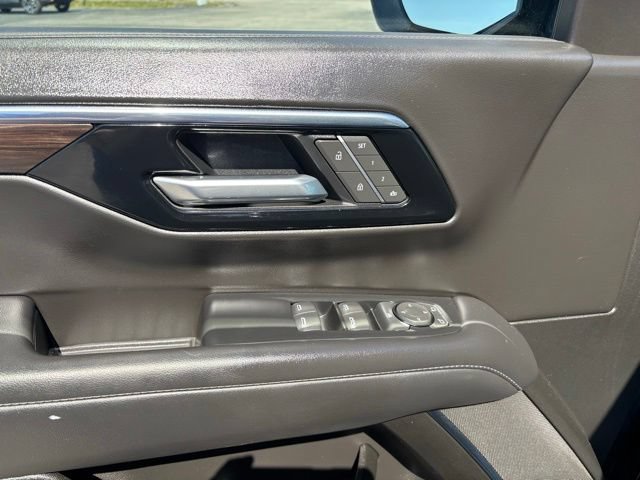 Used 2025 Chevrolet Tahoe LT AWD/4WD image 16