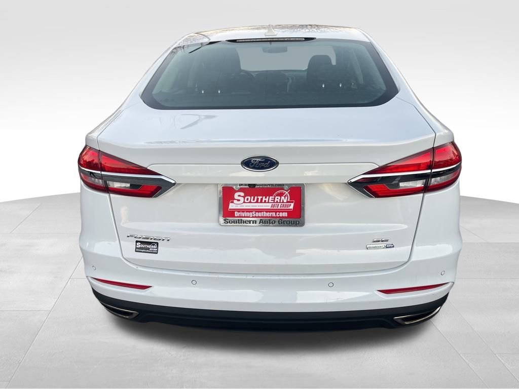 Used 2020 Ford Fusion SE image 4