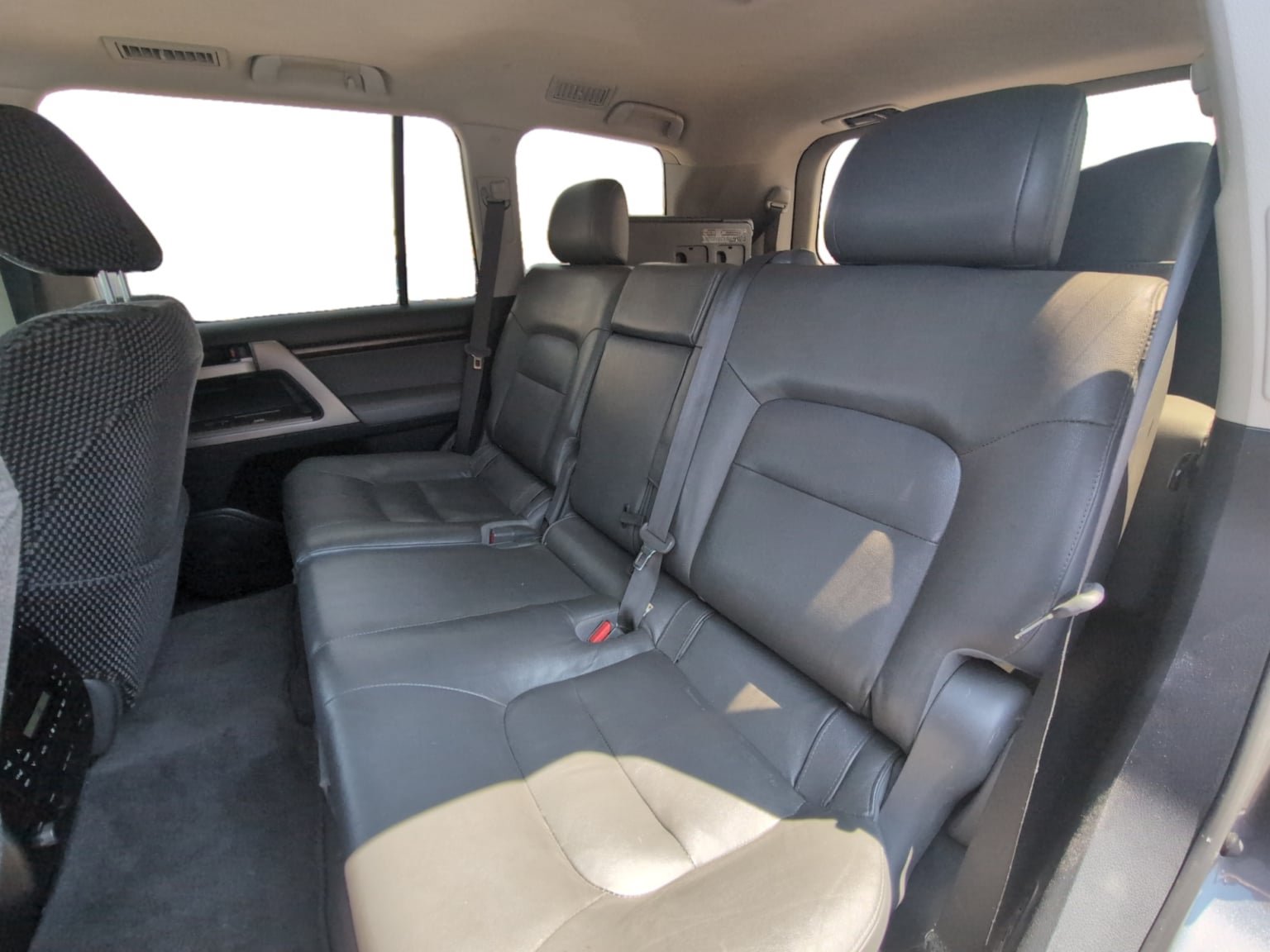 Used 2008 Toyota Land Cruiser w/ Upgrade Pkg AWD/4WD image 16