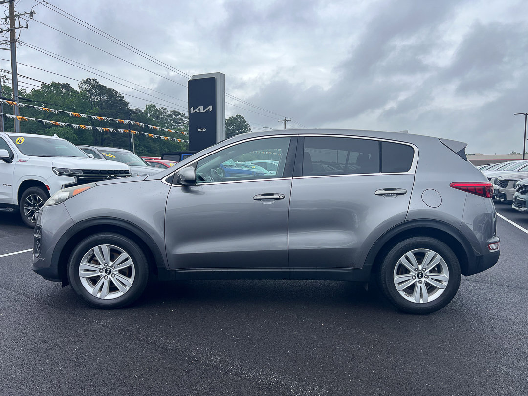 Used 2017 Kia Sportage LX FWD image 2
