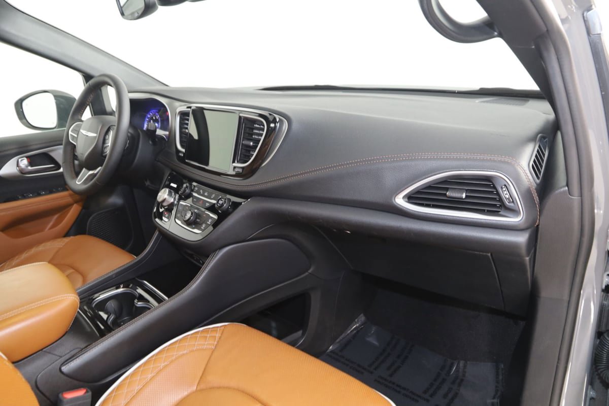 Used 2024 Chrysler Pacifica Pinnacle image 46