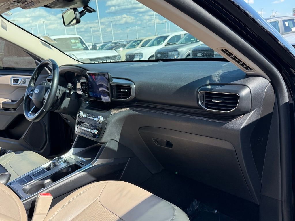 Used 2020 Ford Explorer Limited RWD image 18