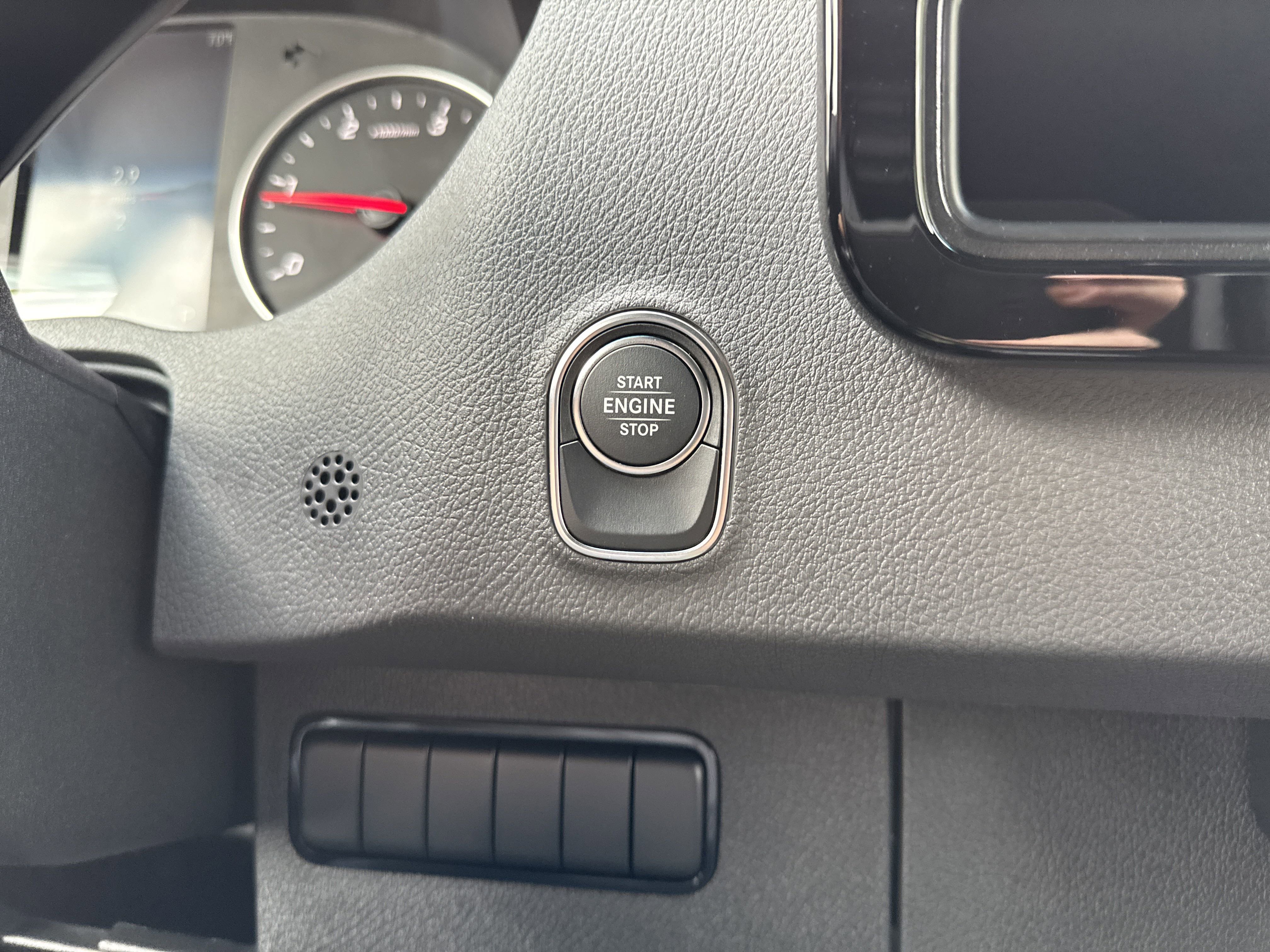 New 2025 Mercedes-Benz Sprinter 2500 image 18