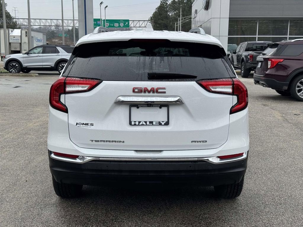 Used 2024 GMC Terrain SLT image 21