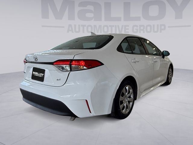 Used 2025 Toyota Corolla LE image 5