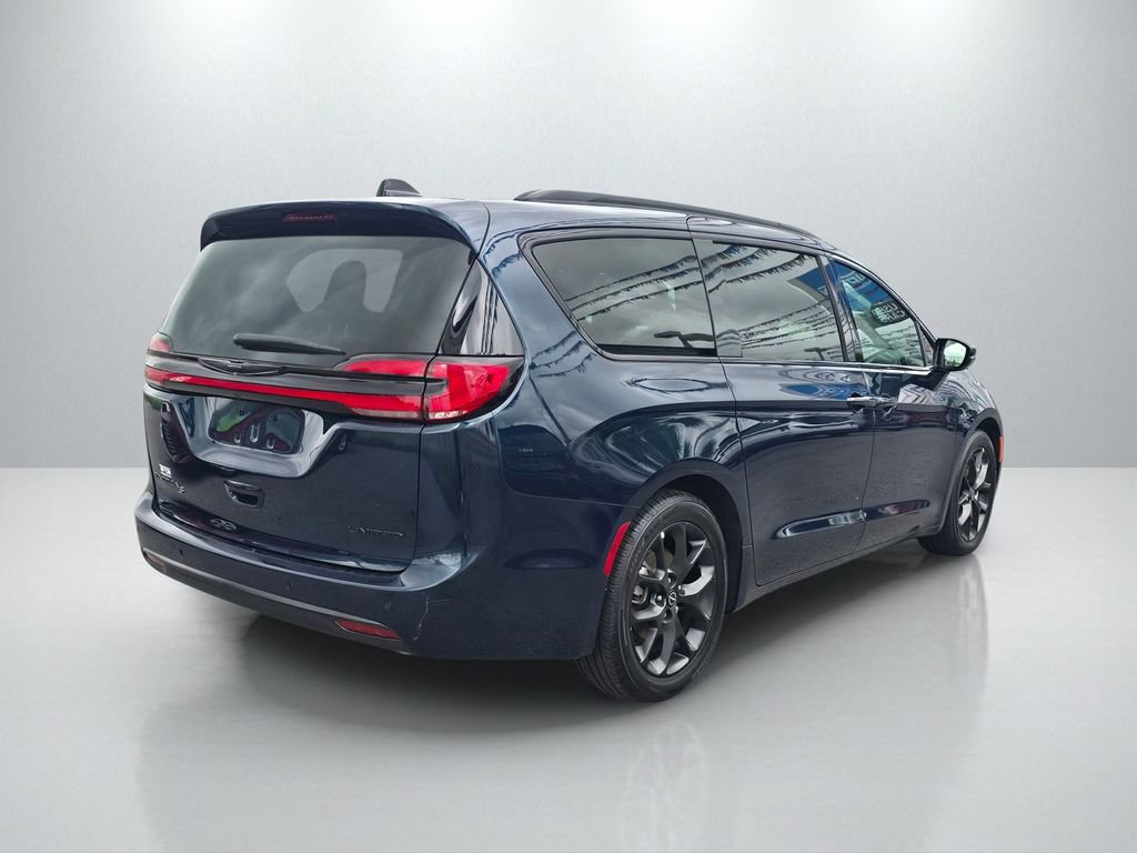 Used 2025 Chrysler Pacifica Limited FWD image 5