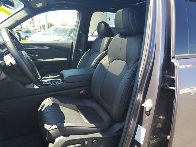 Certified 2025 Honda Pilot Black Edition image 19
