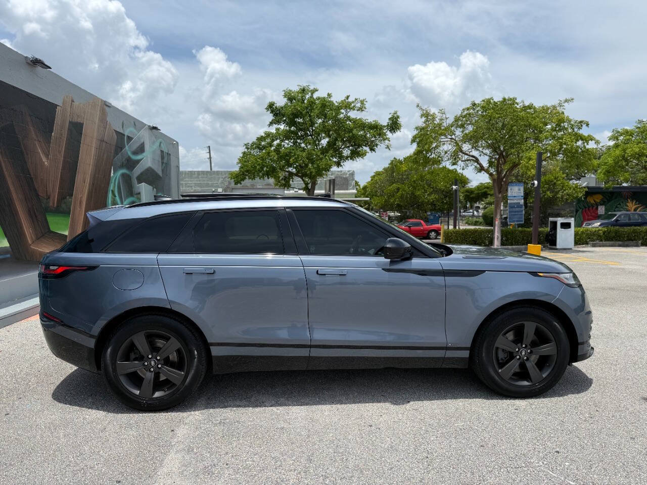Used 2018 Land Rover Range Rover Velar R-Dynamic HSE AWD/4WD image 6