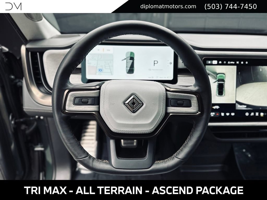 Used 2025 Rivian R1S Premium AWD/4WD image 31