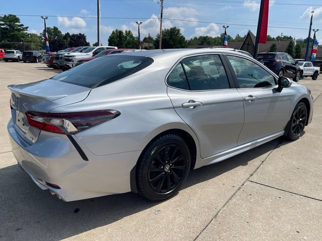 Used 2024 Toyota Camry SE FWD image 3