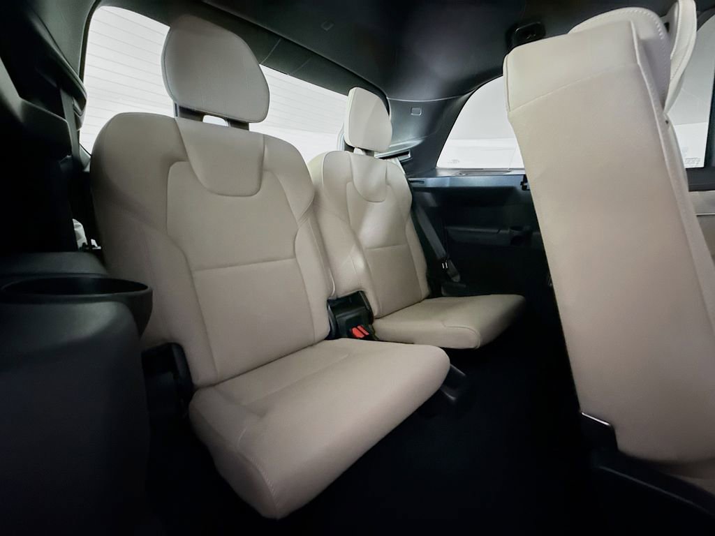 New 2026 Volvo XC90 B6 Plus w/ Protection Package image 28