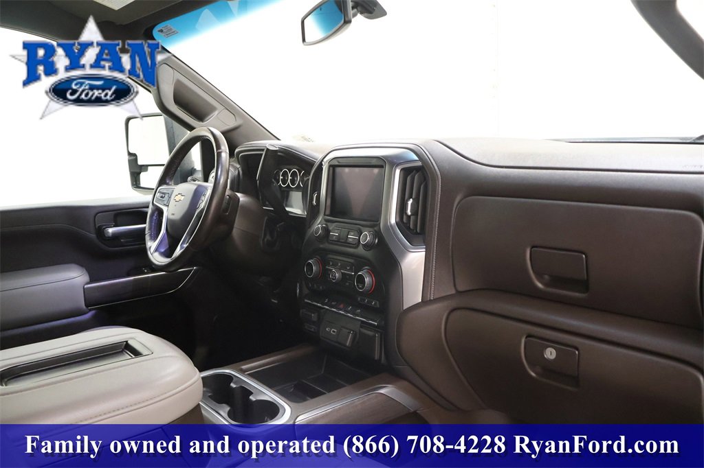 Used 2022 Chevrolet Silverado 2500 LTZ w/ LTZ Convenience Package image 17