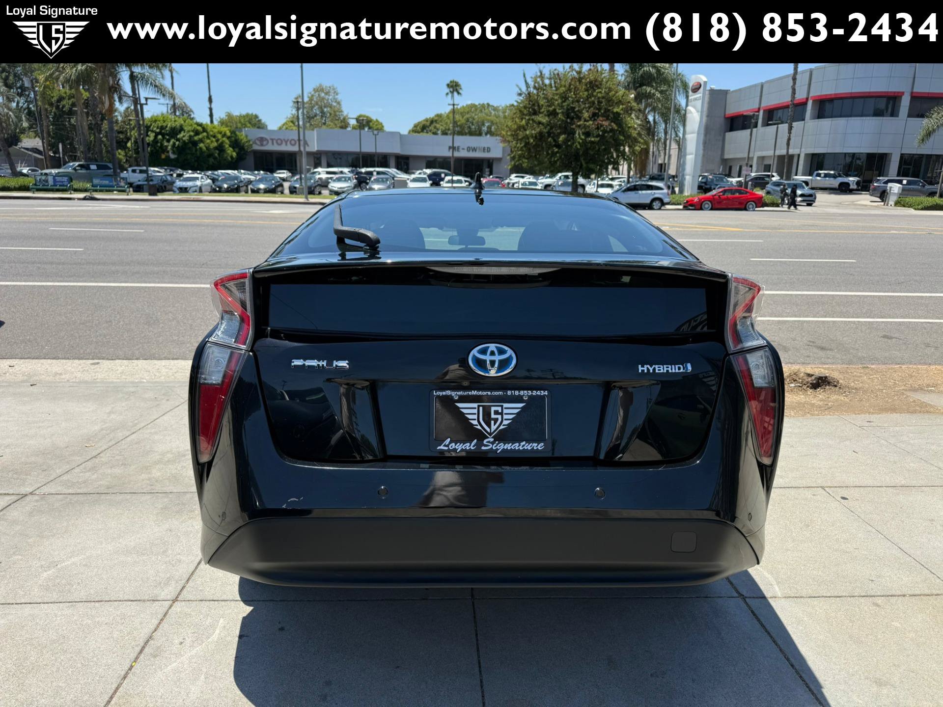 Used 2018 Toyota Prius Two w/ Prius Two Safety Plus Package FWD image 6