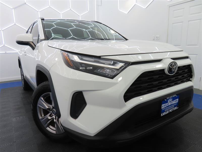 Used 2022 Toyota RAV4 XLE FWD image 3