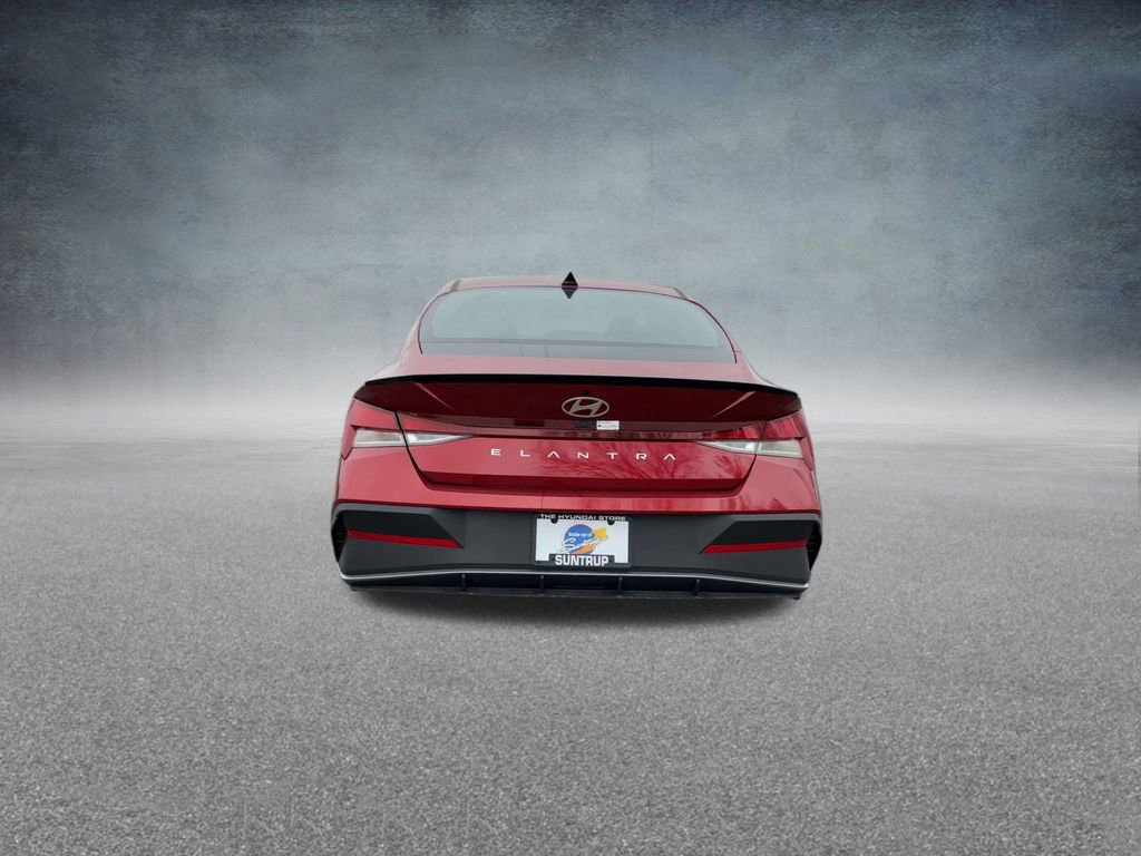 Used 2025 Hyundai Elantra Sport image 20