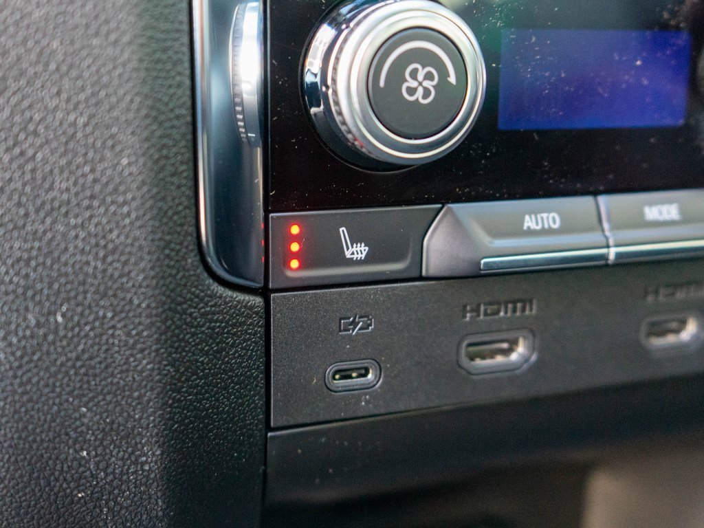 New 2026 GMC Yukon XL AT4 w/ AT4 Premium Plus Package image 17