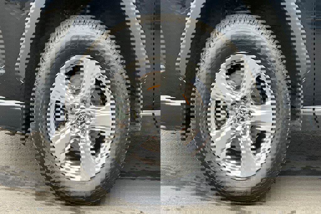 Used 2024 Toyota RAV4 XLE image 25