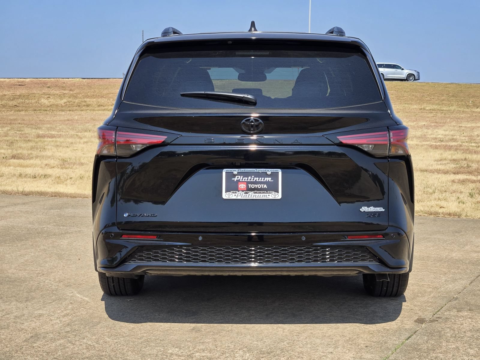New 2026 Toyota Sienna XSE AWD/4WD image 8