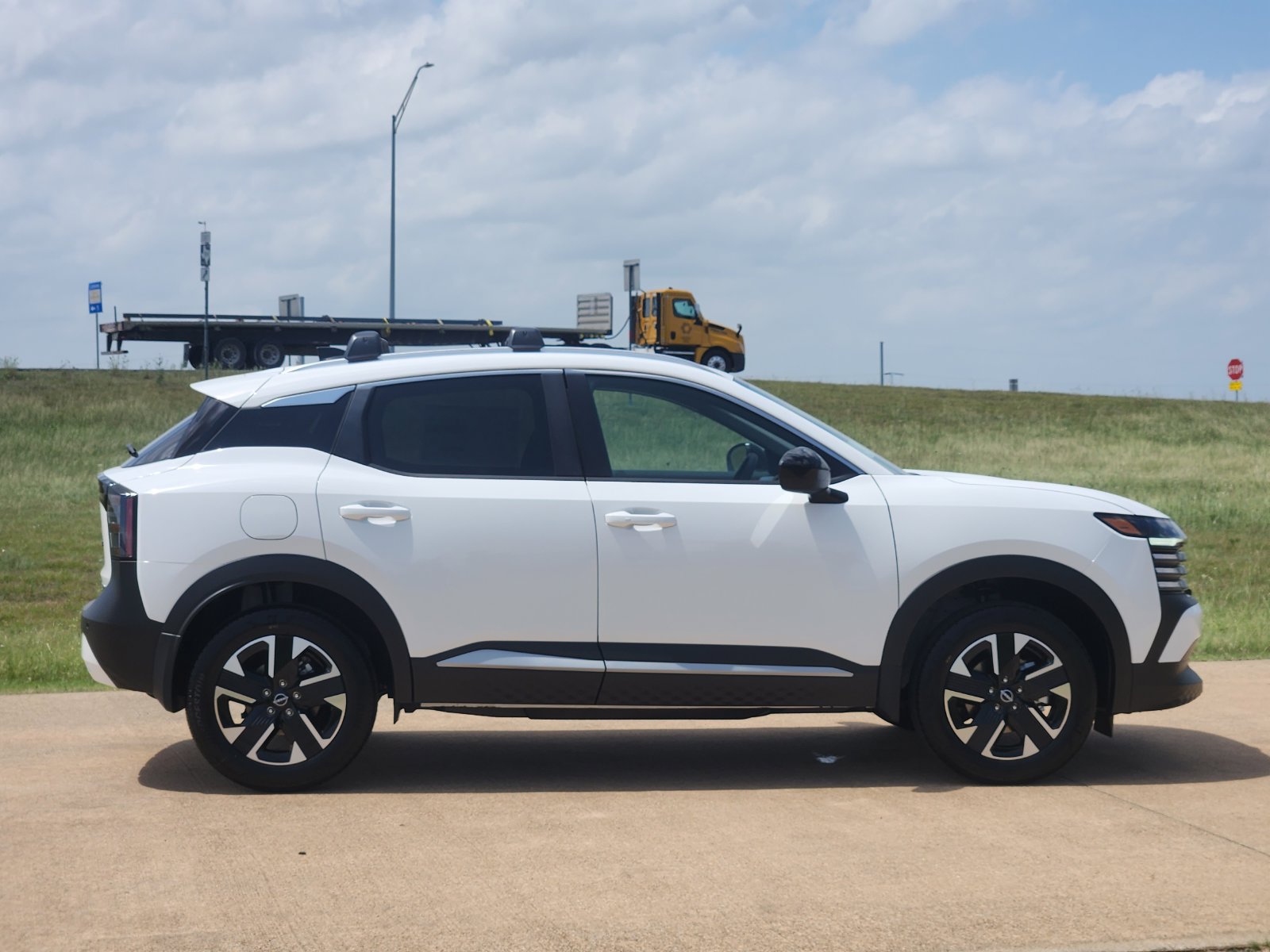 New 2026 Nissan Kicks SV w/ SV Premium Package AWD/4WD image 7