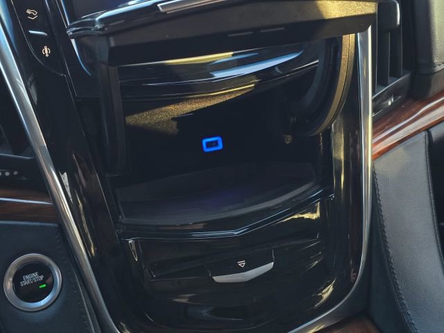 Used 2016 Cadillac Escalade Luxury image 36