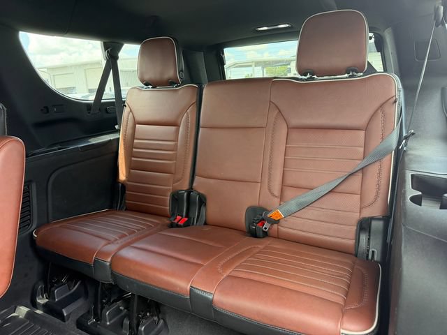 Used 2023 GMC Yukon XL Denali Ultimate AWD/4WD image 9