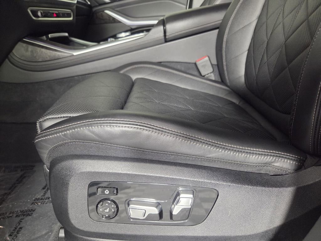 Used 2023 BMW X7 xDrive40i w/ Premium Package image 13
