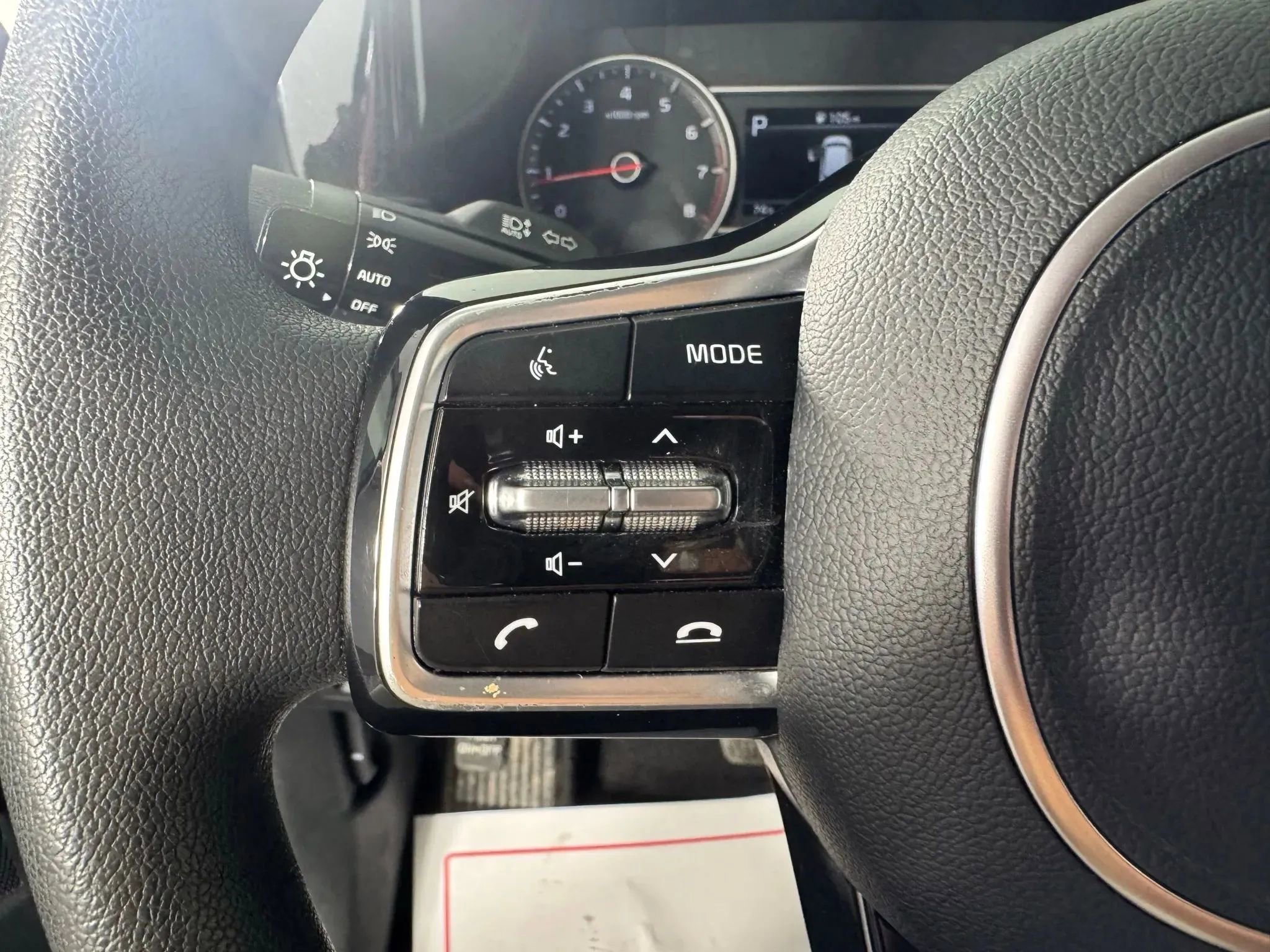 Used 2023 Kia Sorento LX FWD image 15