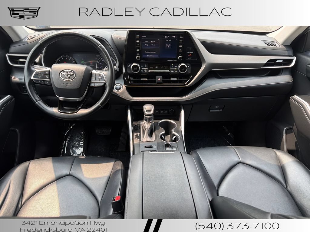 Used 2020 Toyota Highlander XLE AWD/4WD image 12