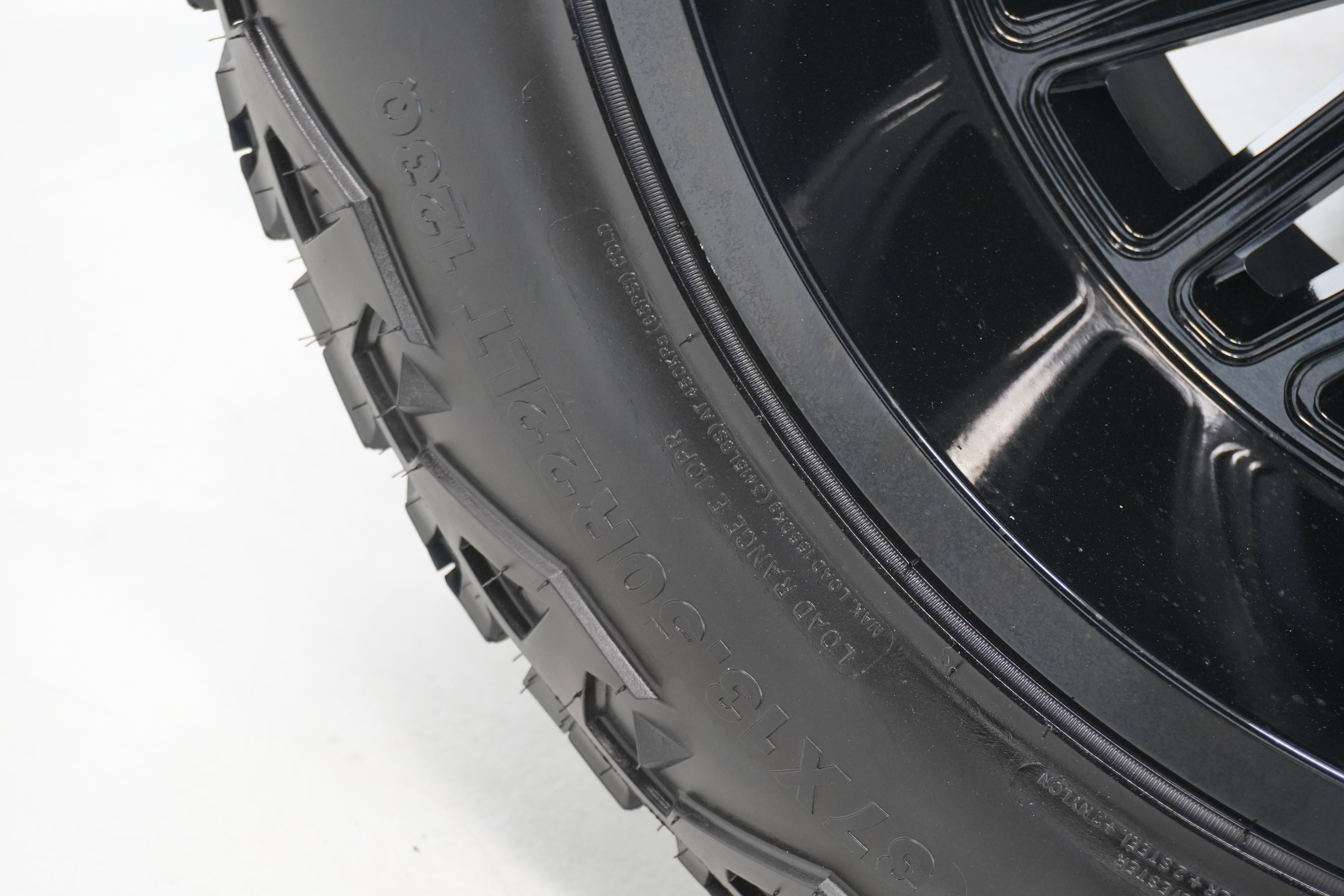 Used 2024 GMC Sierra 2500 AT4 w/ Technology Package image 36