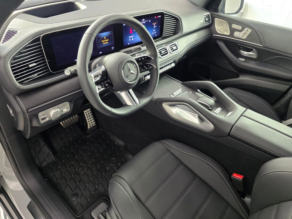 New 2026 Mercedes-Benz GLS 580 4MATIC image 7