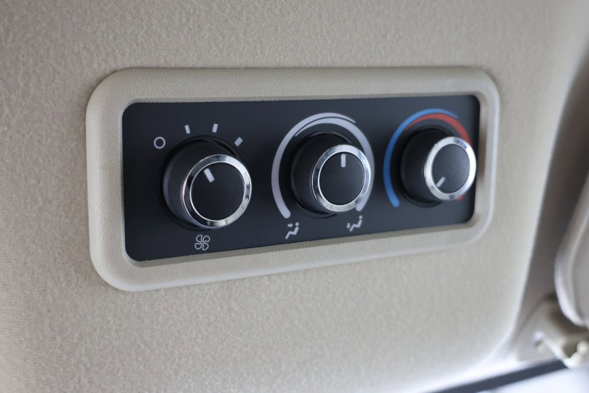 Used 2024 Chevrolet Express 3500 LT w/ LT Preferred Equipment Group RWD image 26