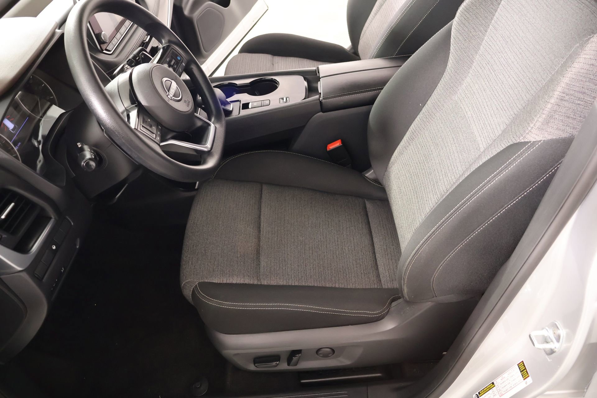 Used 2023 Nissan Rogue SV FWD image 10