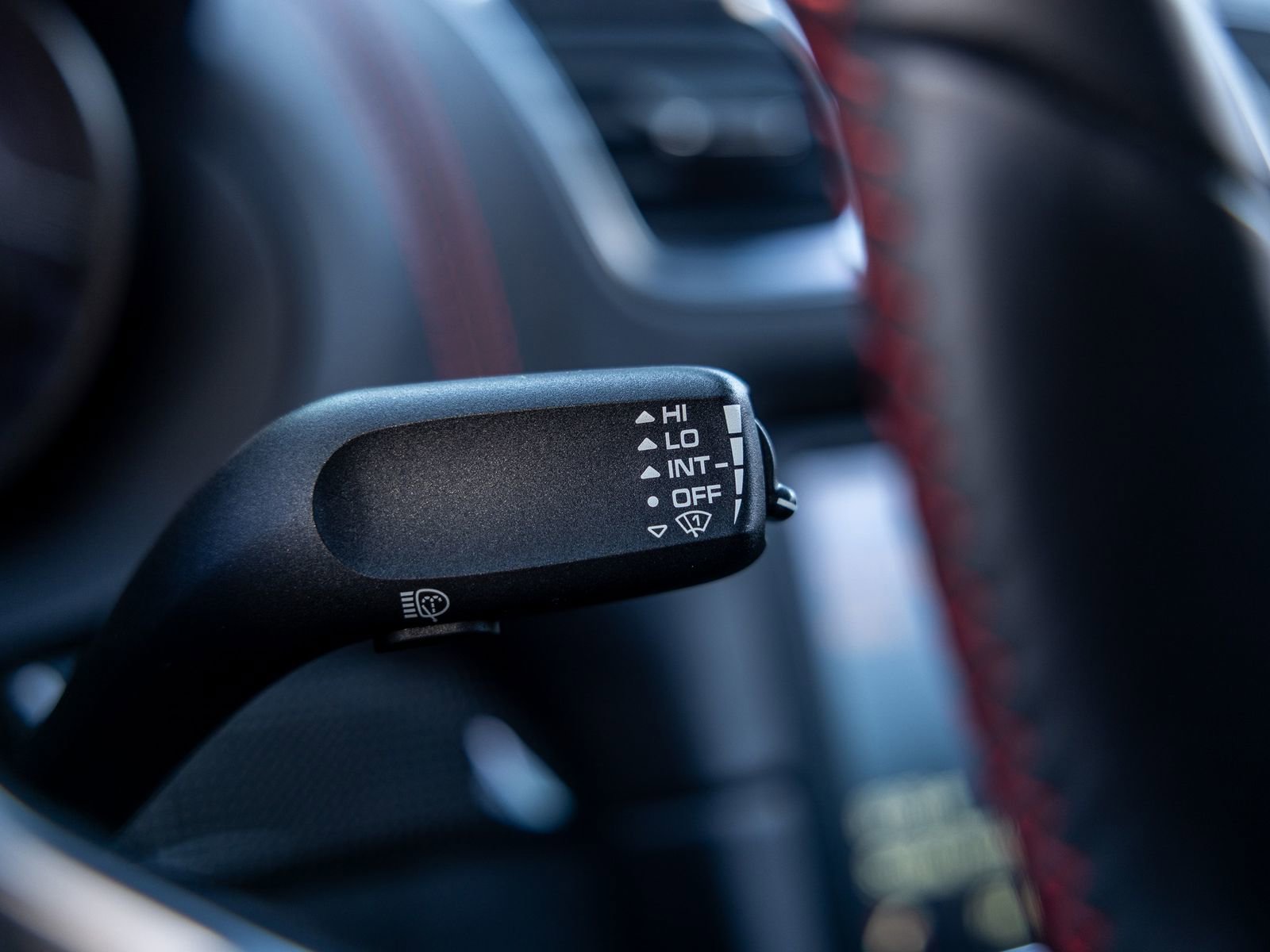 Certified 2016 Porsche Cayman GT4 RWD image 34