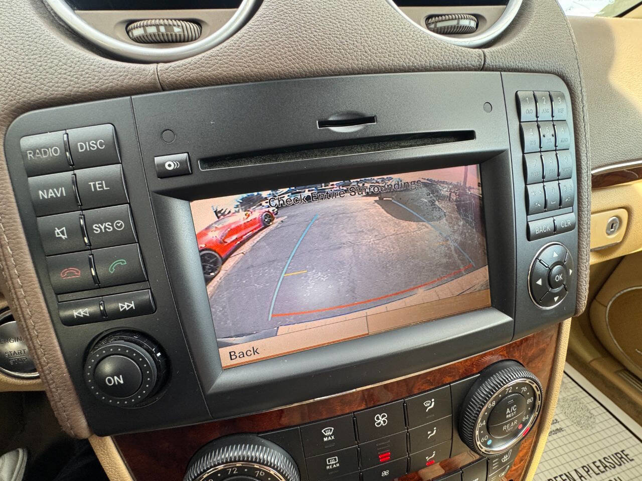 Used 2012 Mercedes-Benz GL 550 4MATIC image 22