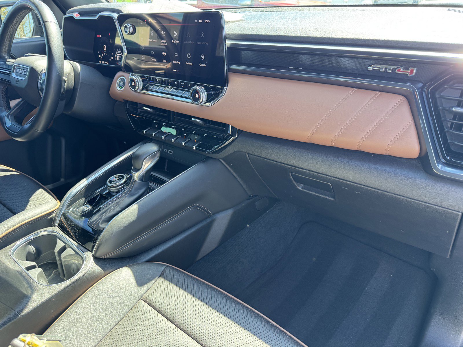 Used 2024 GMC Canyon AT4 w/ AT4 Premium Package image 7