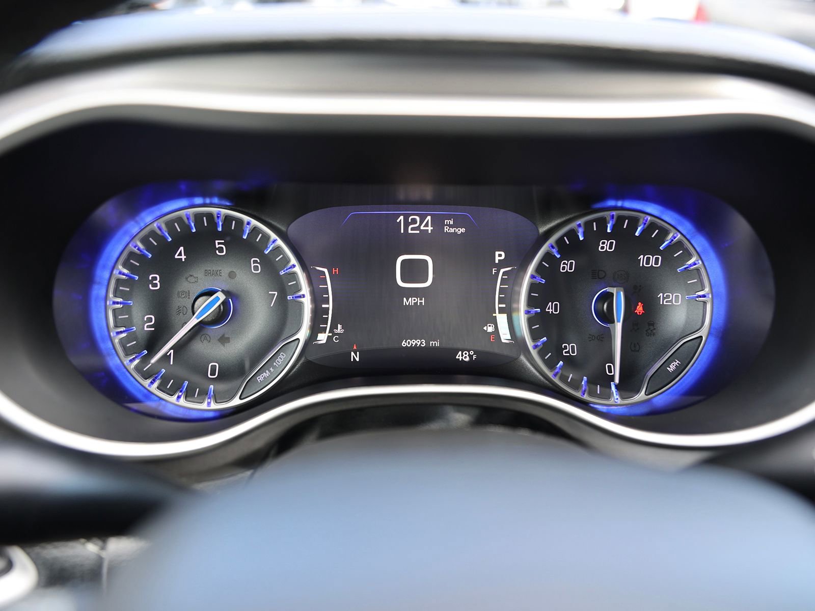 Used 2023 Chrysler Pacifica Touring-L image 39